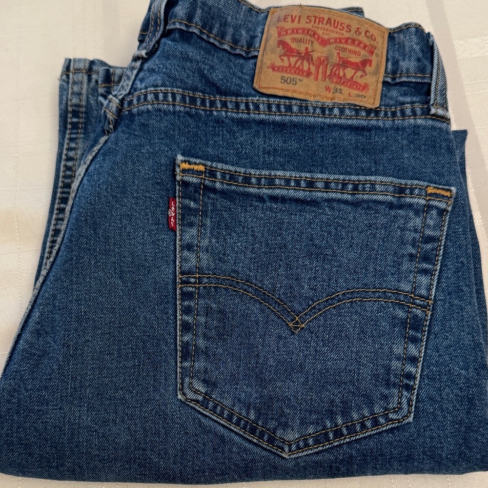 505 Levi's Classic Straight Men's Jeans in Denim Blue